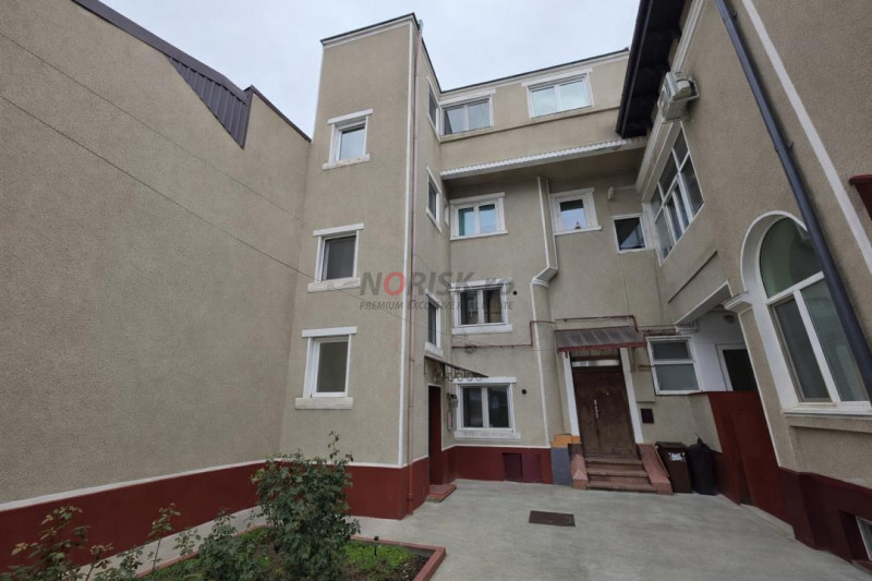 Townhouse urban renovat | Parcul Carol – Rond Regina Maria