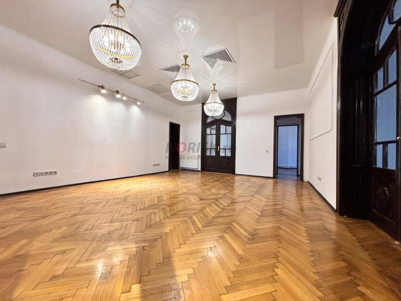 PARTER Vila interbelica 255mp | Fosta RESEDINTA a Generalului Tenescu 0%COMISION