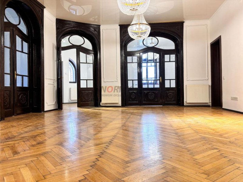 PARTER Vila interbelica 255mp | Fosta RESEDINTA a Generalului Tenescu 0%COMISION