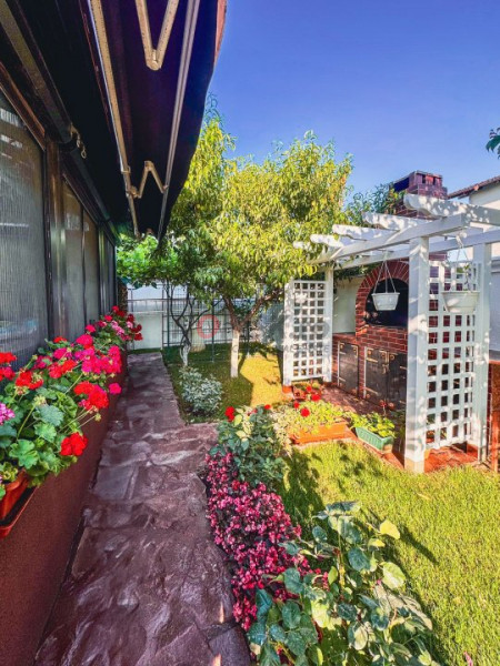 Vilă modernă cu 15 kW solar – complet utilată, ideală pentru familie